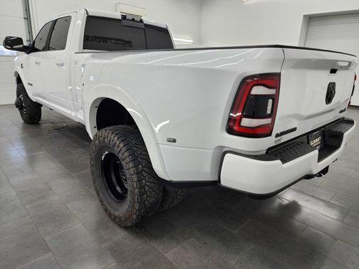 2021 RAM 3500 Laramie Crew Cab 4x4 8' Box