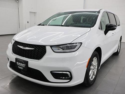 Bright White Clearcoat 2024 Chrysler Pacifica Touring L