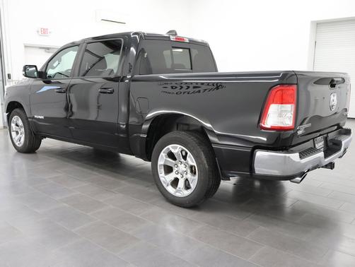 Diamond Black Crystal Pearlcoat 2022 RAM 1500 Big Horn/Lone Star