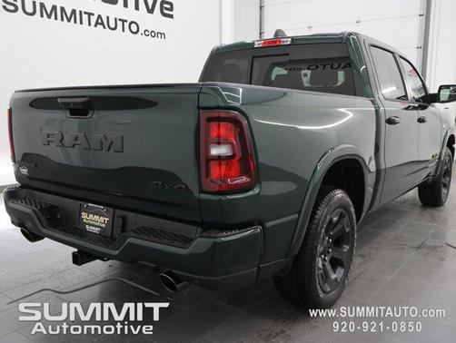 Serrano Green Metallic 2026 RAM 1500 Big Horn/Lone Star