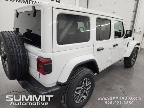 2025 Jeep Wrangler 4-Door Sahara 4x4