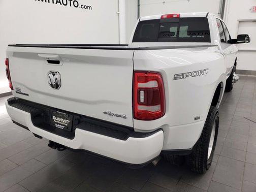 2022 RAM 3500 Big Horn Crew Cab 4x4 8' Box
