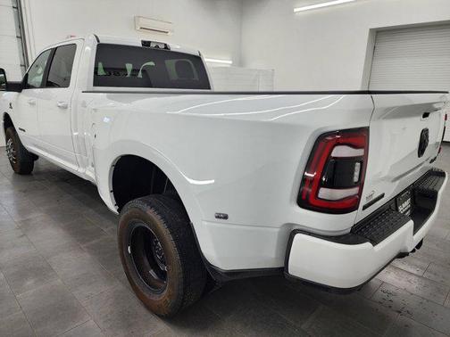 2024 RAM 3500 Big Horn Crew Cab 4x4 8' Box