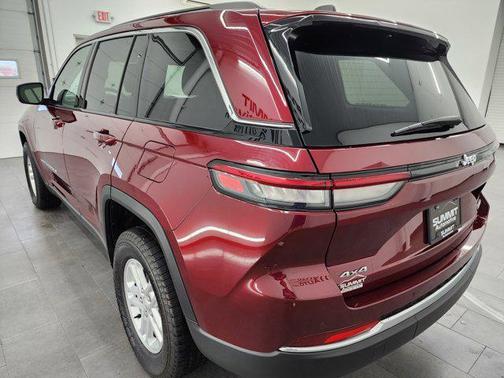 2023 Jeep Grand Cherokee Laredo