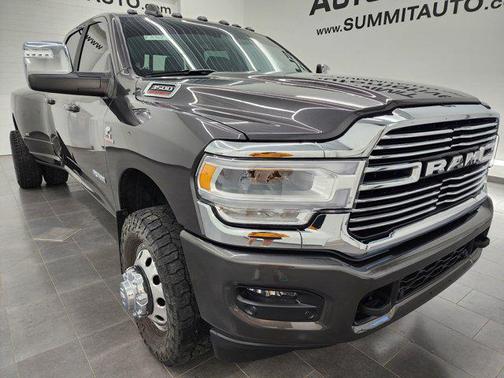 2024 RAM 3500 Laramie Crew Cab 4x4 8' Box