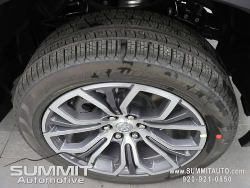 Diamond Black Crystal Pearlcoat 2026 RAM 1500 ST