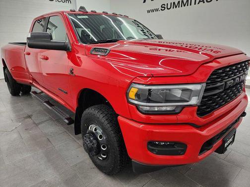 2022 RAM 3500 Big Horn Crew Cab 4x4 8' Box