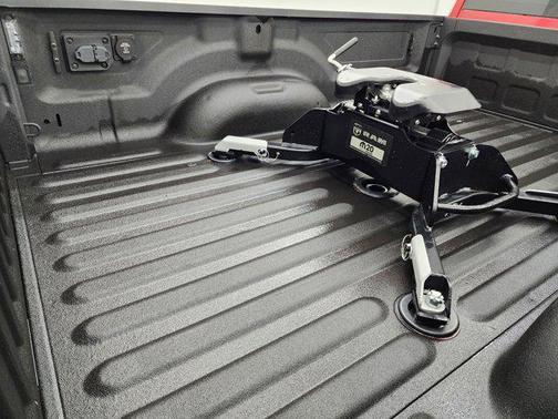 2022 RAM 3500 Big Horn Crew Cab 4x4 8' Box