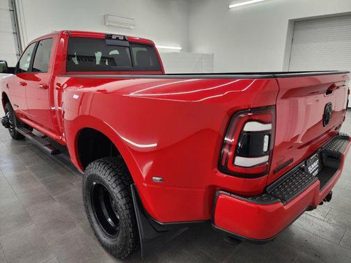 2022 RAM 3500 Big Horn Crew Cab 4x4 8' Box