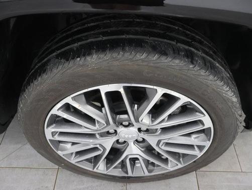 Billet Silver Metallic Clearcoat 2023 Jeep Compass Limited