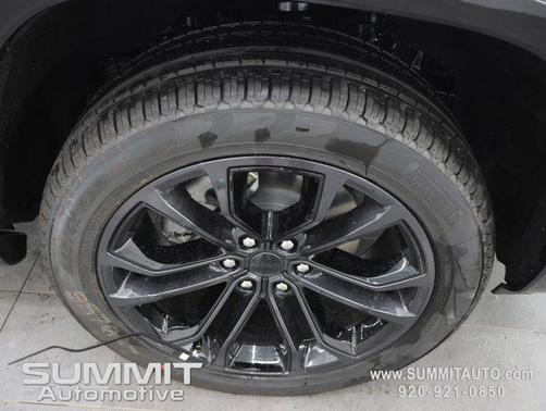 Silver Zynith 2026 Jeep Grand Wagoneer L Summit Obsidian 4x4