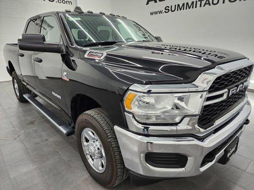 2020 RAM 2500 Tradesman Crew Cab 4X4 6'4' Box