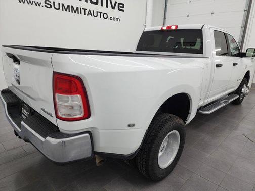 2022 RAM 3500 Big Horn Crew Cab 4x4 8' Box