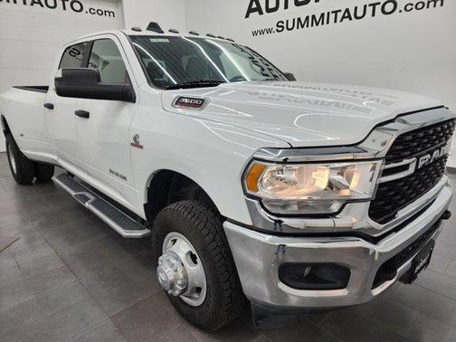 2022 RAM 3500 Big Horn Crew Cab 4x4 8' Box
