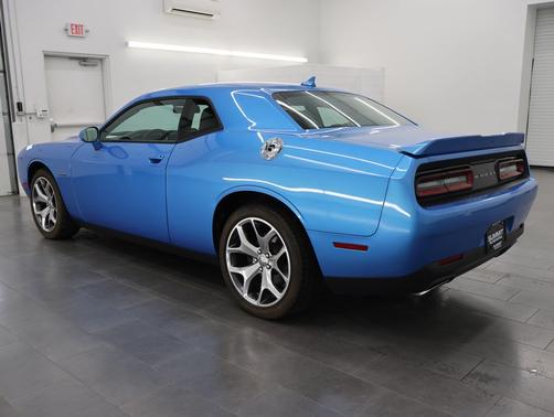 B5 Blue Pearlcoat 2016 Dodge Challenger R/T