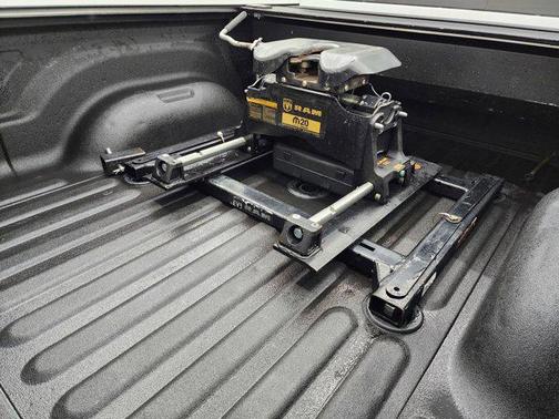 2020 RAM 2500 Laramie Crew Cab 4X4 6'4' Box