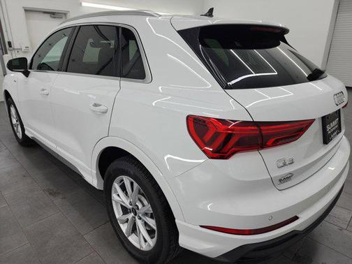 2024 Audi Q3 Premium 45 TFSI S line quattro Tiptronic