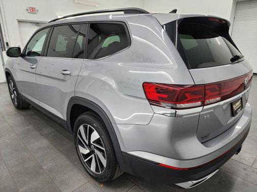 2025 Volkswagen Atlas 2.0T SE w/Technology 4MOTION