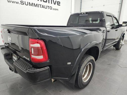 2022 RAM 3500 Limited Crew Cab 4x4 8' Box
