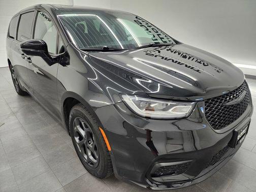 2023 Chrysler Pacifica Hybrid Limited