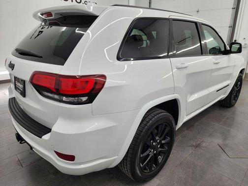 2022 Jeep Grand Cherokee Laredo