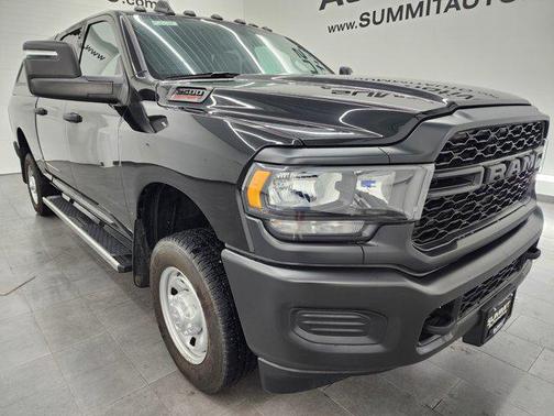 2024 RAM 2500 Tradesman Crew Cab 4x4 6'4' Box