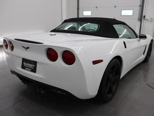 Arctic White 2005 Chevrolet Corvette Base