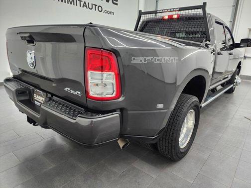 2022 RAM 3500 Big Horn Crew Cab 4x4 8' Box
