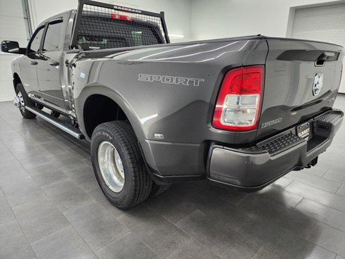 2022 RAM 3500 Big Horn Crew Cab 4x4 8' Box