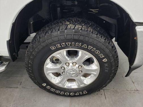 Bright White Clearcoat 2022 RAM 2500 Big Horn Crew Cab 4x4 6'4' Box