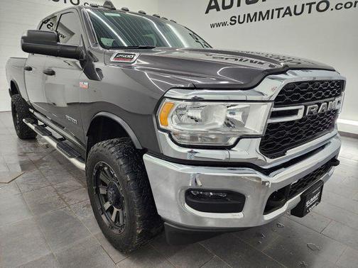 2022 RAM 2500 Tradesman Crew Cab 4x4 6'4' Box