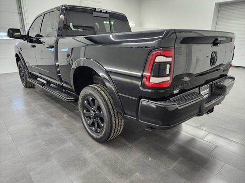 2020 RAM 2500 Laramie Crew Cab 4X4 6'4' Box