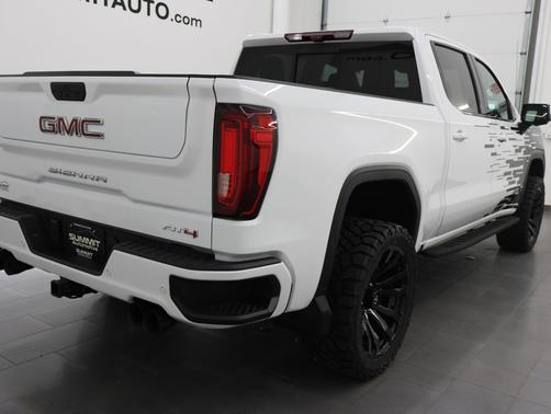 Summit White 2022 GMC Sierra 1500 AT4