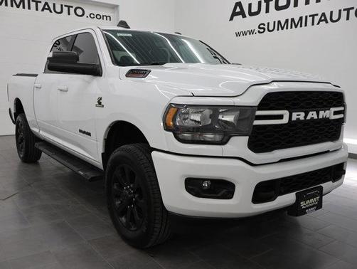Bright White Clearcoat 2022 RAM 2500 Big Horn Crew Cab 4x4 6'4' Box