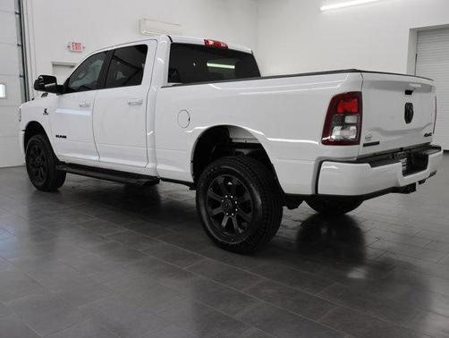 Bright White Clearcoat 2022 RAM 2500 Big Horn Crew Cab 4x4 6'4' Box