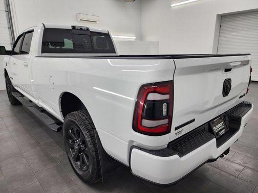 2020 RAM 3500 Big Horn Crew Cab 4x4 8' Box