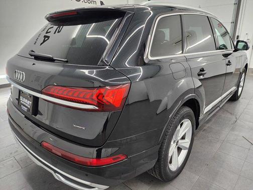 2024 Audi Q7 45 Premium Plus