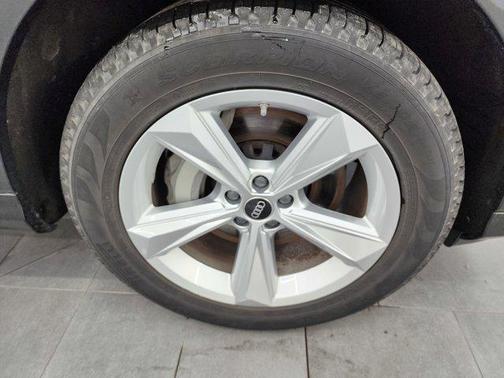 2024 Audi Q7 45 Premium Plus