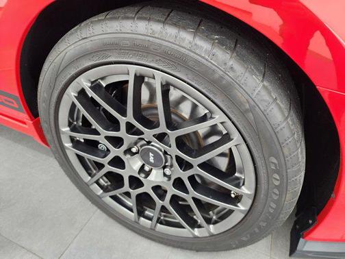 2013 Ford Shelby GT500 Base