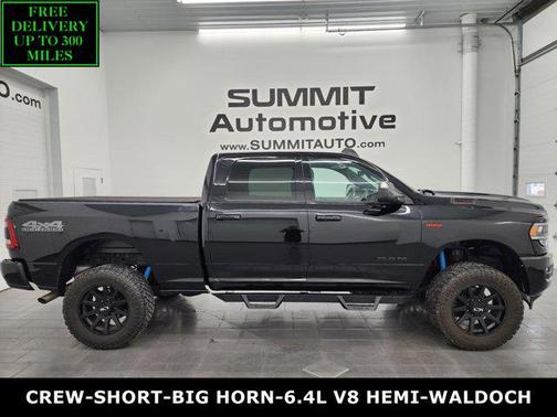 Diamond Black Crystal Pearlcoat 2022 RAM 2500 Big Horn Crew Cab 4x4 6'4' Box