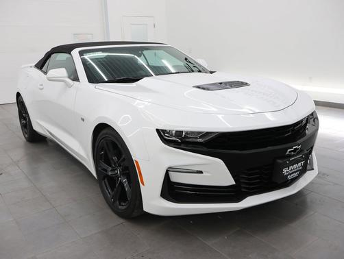 Summit White 2019 Chevrolet Camaro 2SS