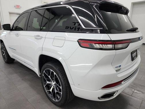 2022 Jeep Grand Cherokee 4xe Summit Reserve