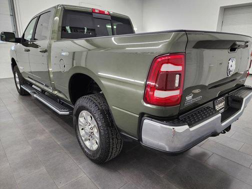 2020 RAM 2500 Big Horn Crew Cab 4X4 6'4' Box