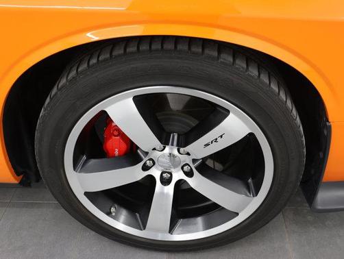 2014 Dodge Challenger SRT8