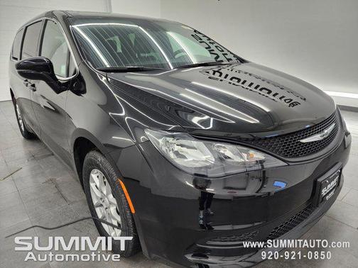 2026 Chrysler Voyager LX