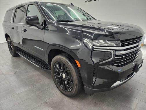 2023 Chevrolet Suburban LT