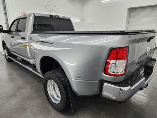 2023 RAM 3500 Big Horn Crew Cab 4x4 8' Box