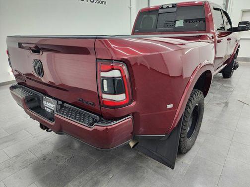 2022 RAM 3500 Laramie Crew Cab 4x4 8' Box