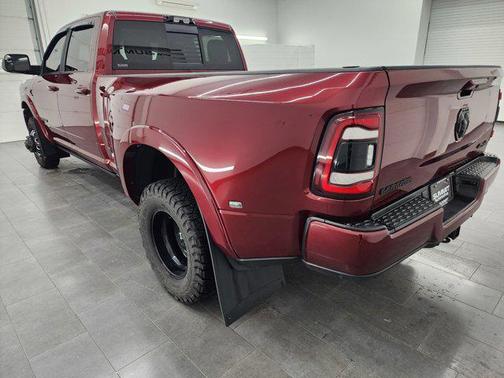 2022 RAM 3500 Laramie Crew Cab 4x4 8' Box