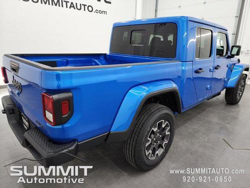 Hydro Blue Pearlcoat 2026 Jeep Gladiator Sahara 4x4
